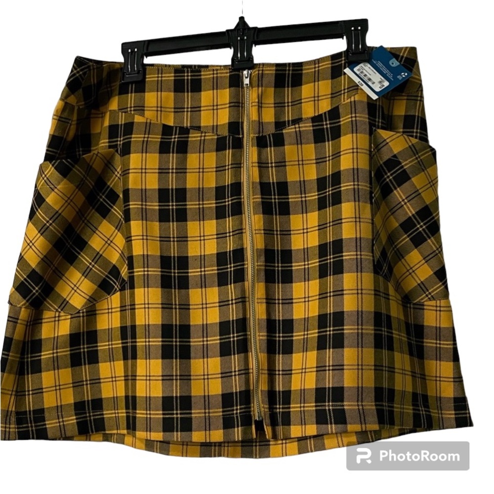 Plaid Skirt w/Front Zipper